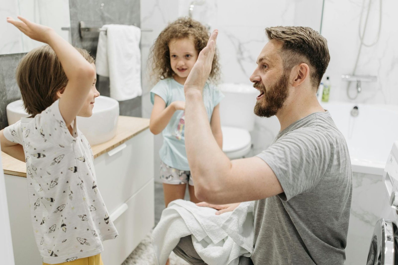 How to Stay Safe in the Shower – Shower Safety Tips for Kids